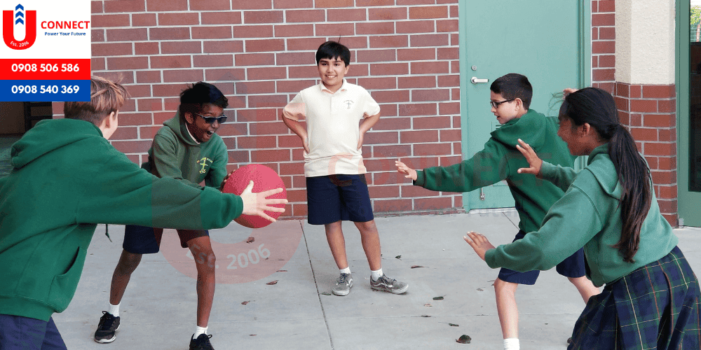 Trung học cơ sở St. James Catholic School, bang California, Mỹ